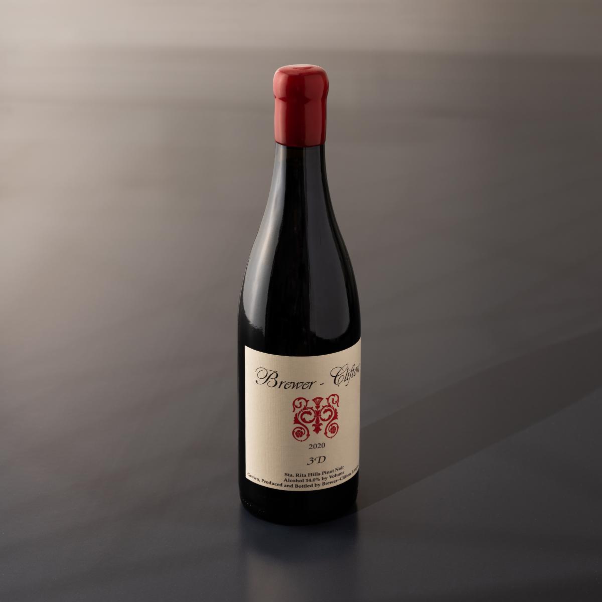 3D Pinot Noir side bottle shot 